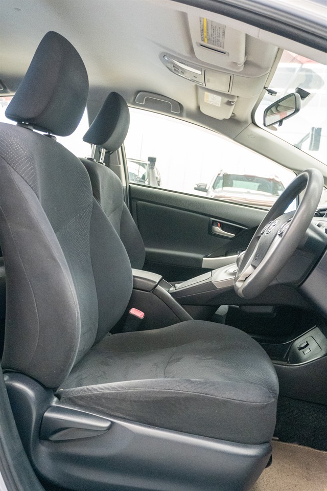 2013 Toyota Prius thumbnail