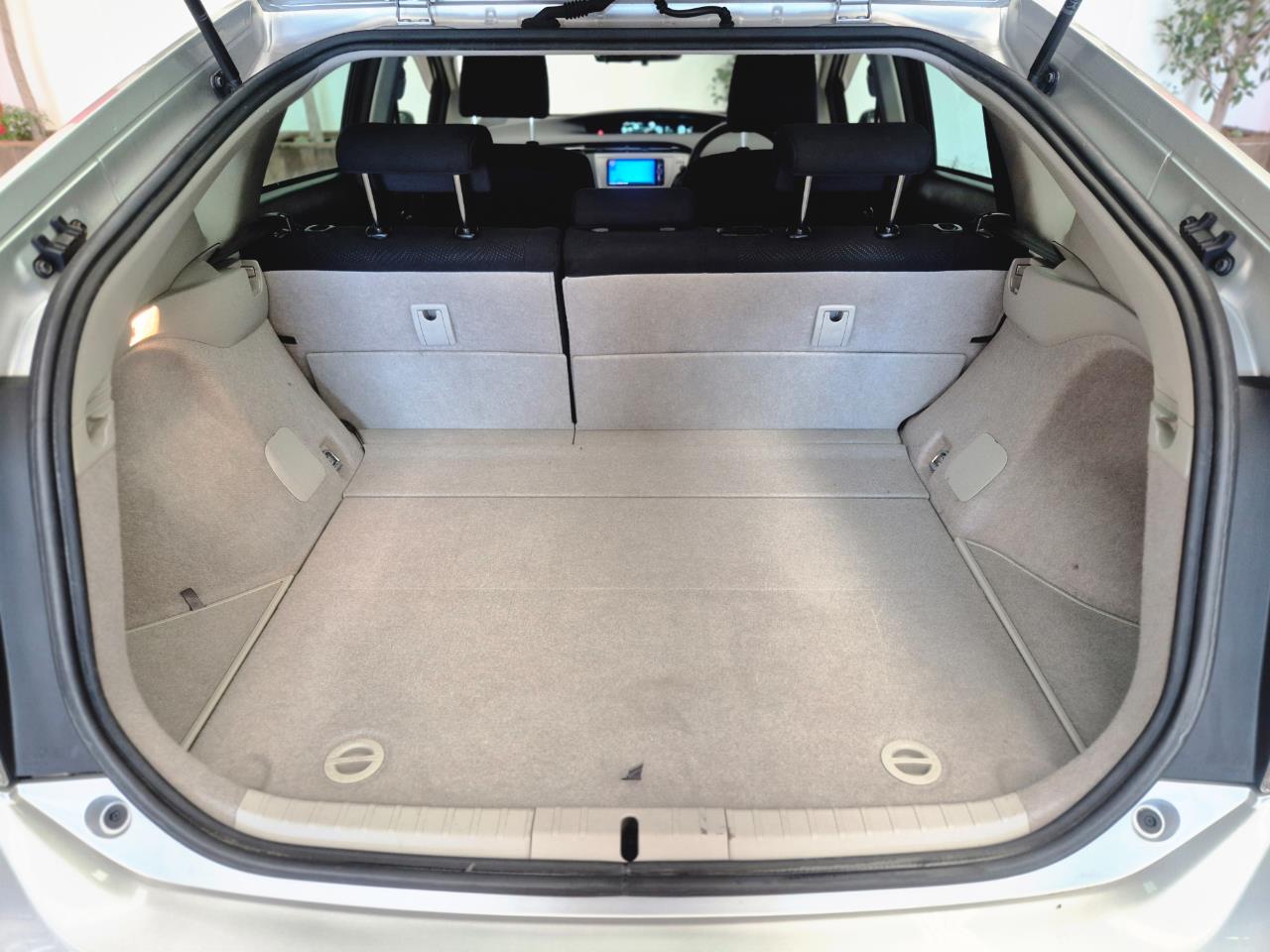 2013 Toyota Prius thumbnail