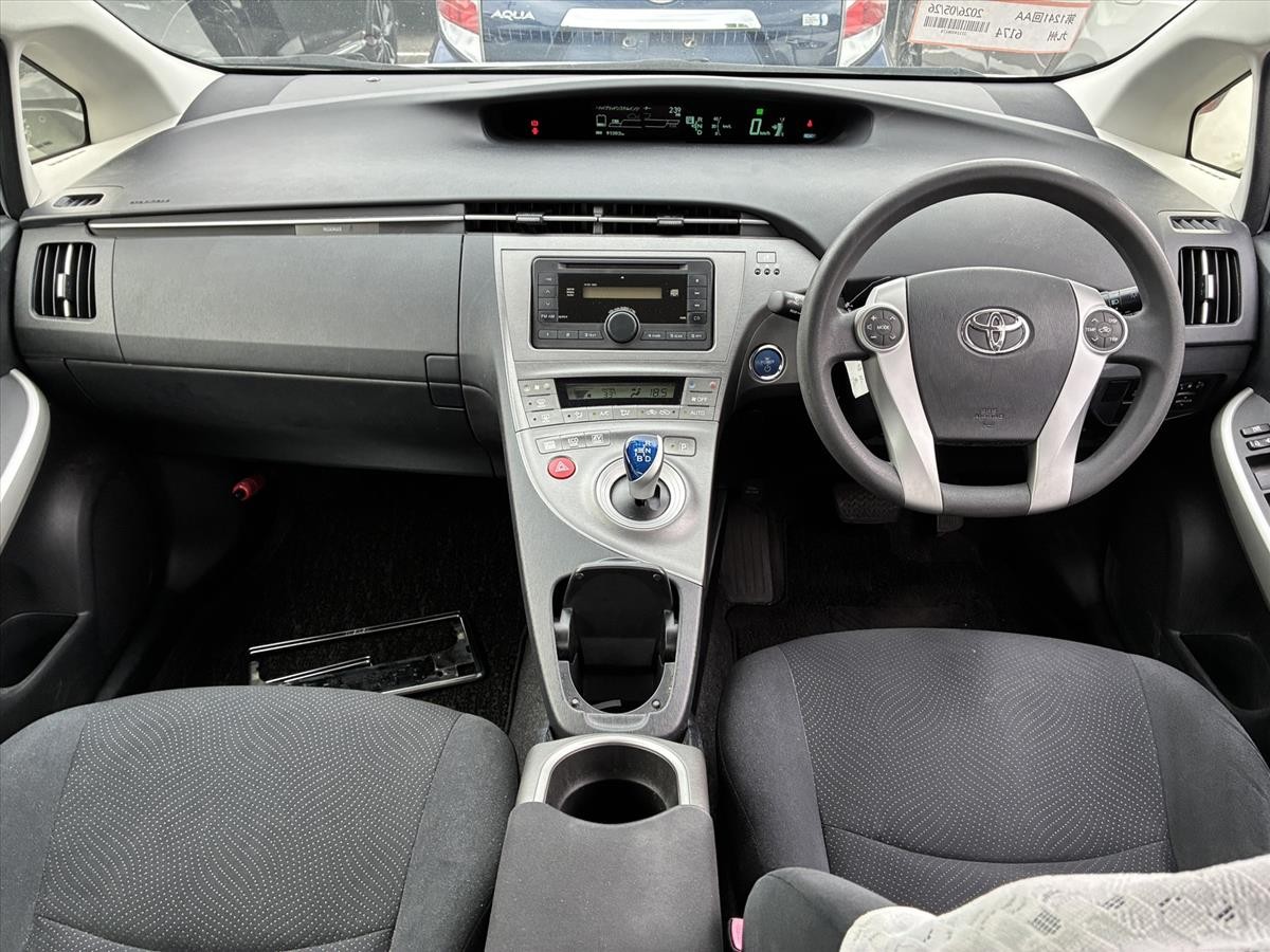 2013 Toyota Prius thumbnail
