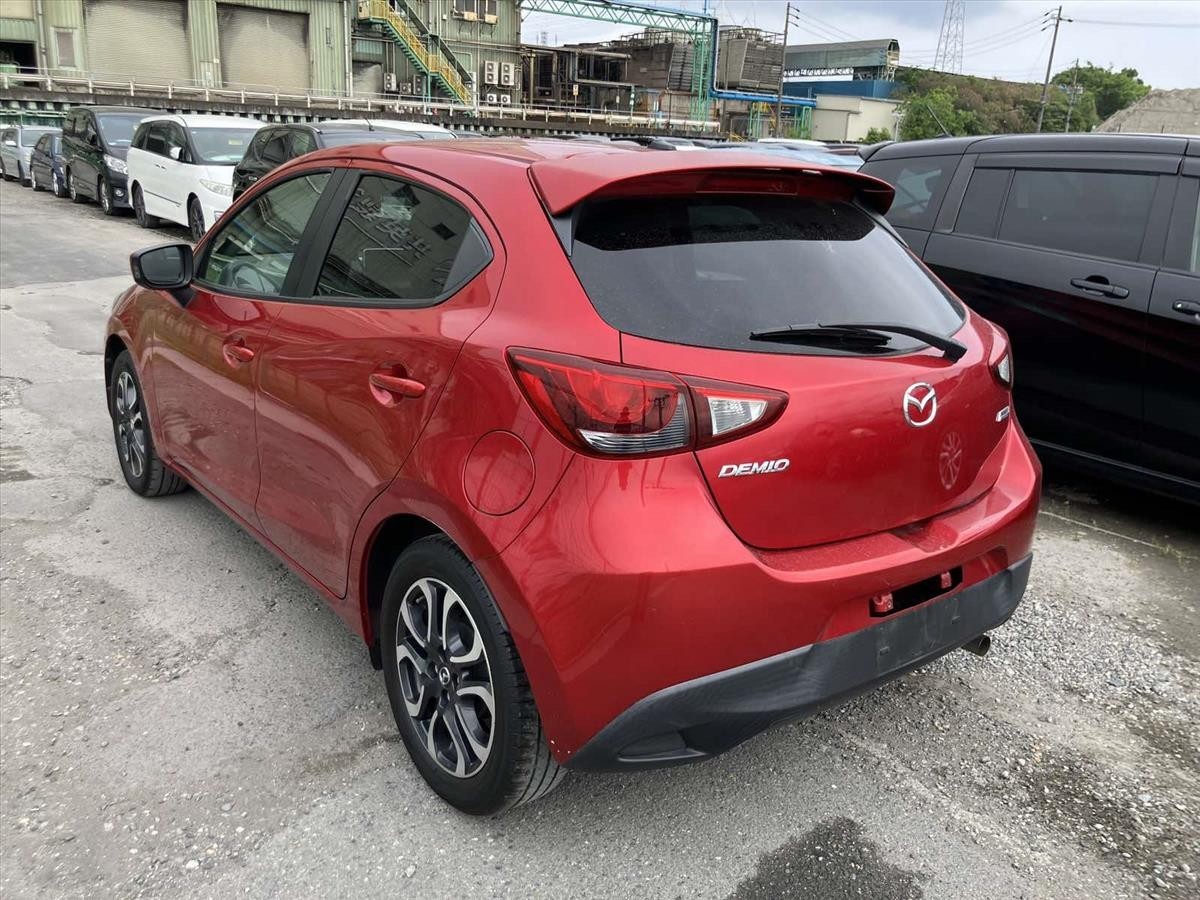 2015 Mazda Demio thumbnail