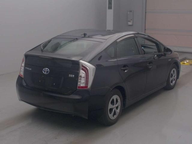 2015 Toyota Prius thumbnail