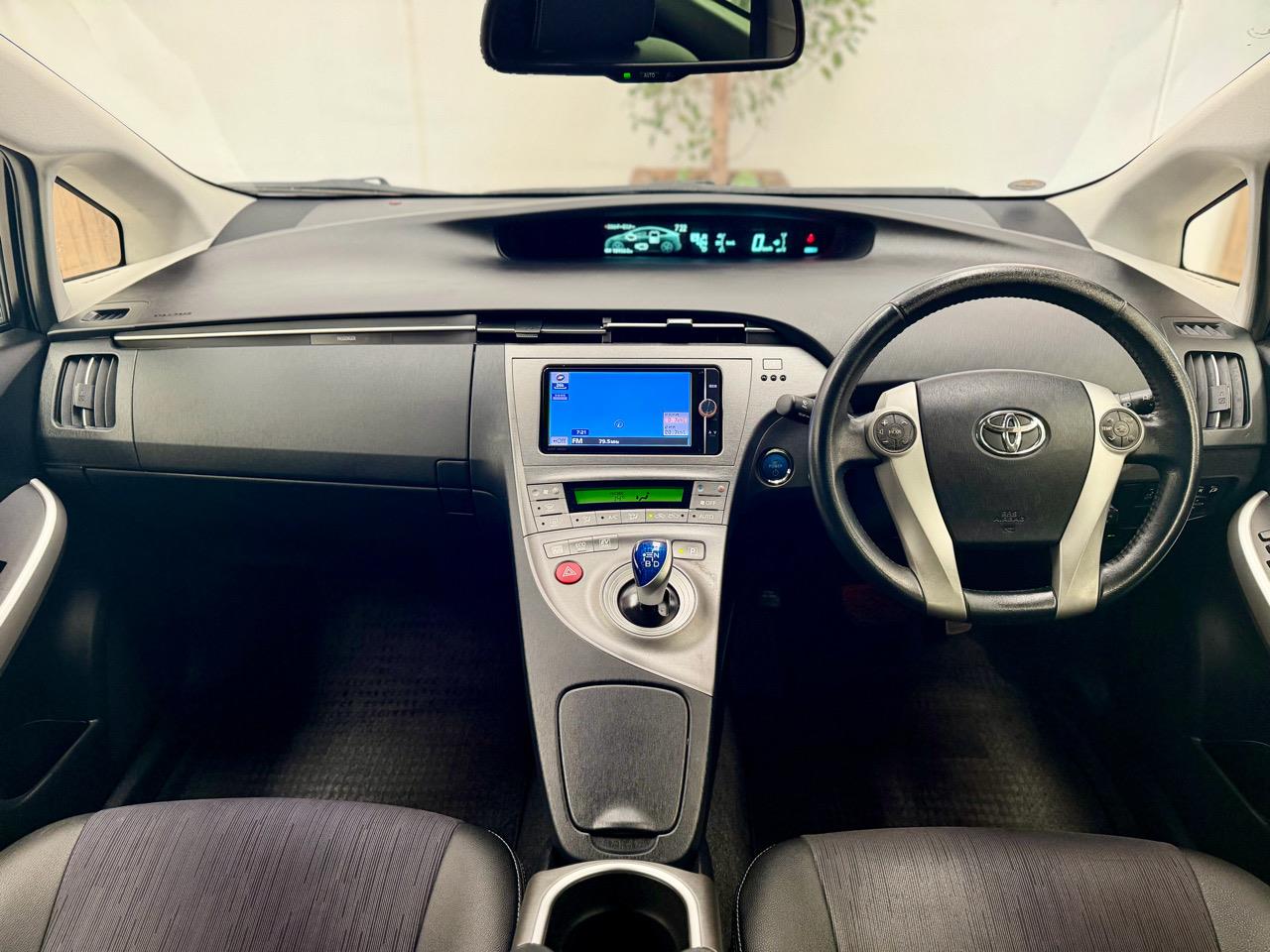 2013 Toyota Prius thumbnail