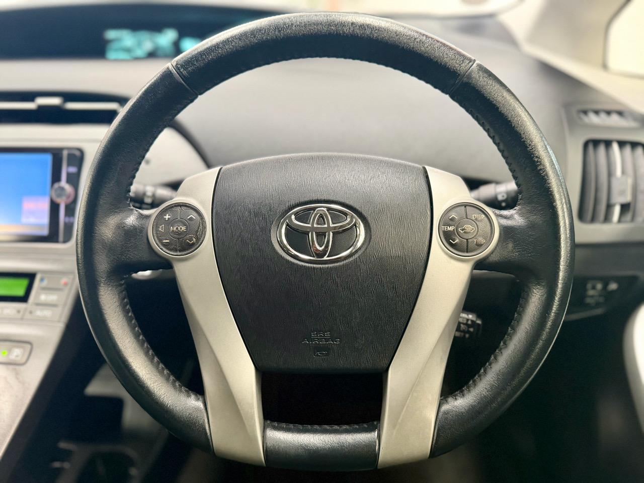 2013 Toyota Prius thumbnail