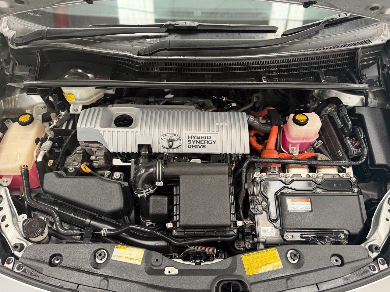 2013 Toyota Prius thumbnail
