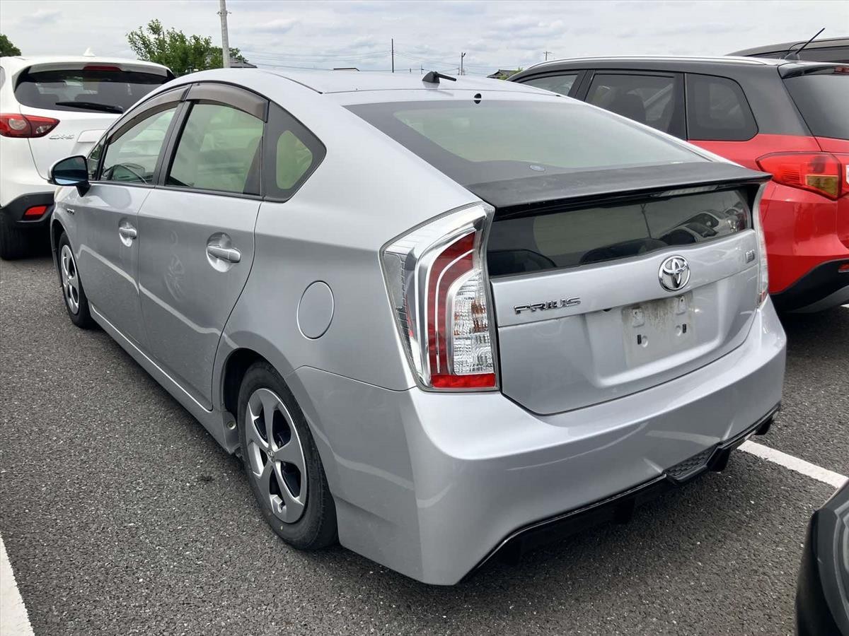 2013 Toyota Prius thumbnail