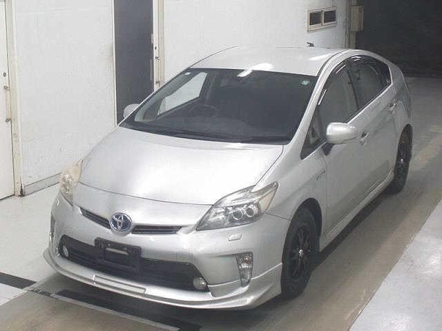 2013 Toyota Prius thumbnail