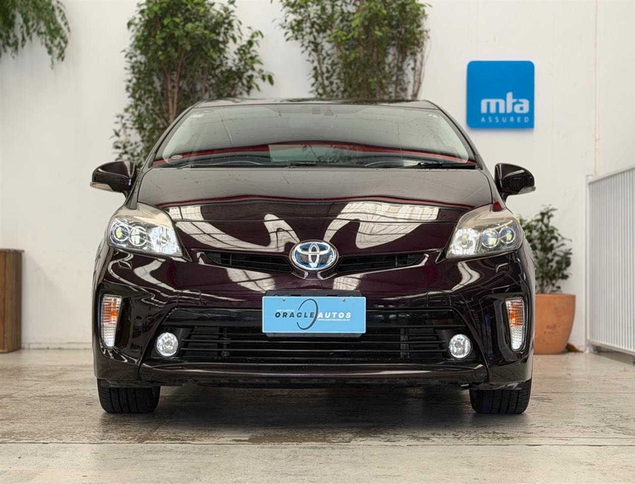 2013 Toyota Prius thumbnail