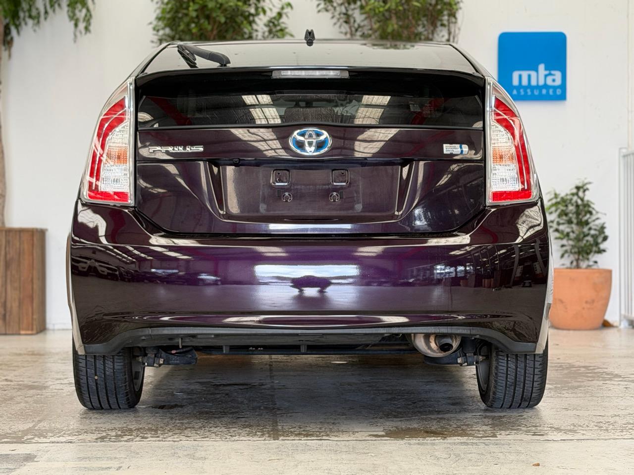 2013 Toyota Prius thumbnail