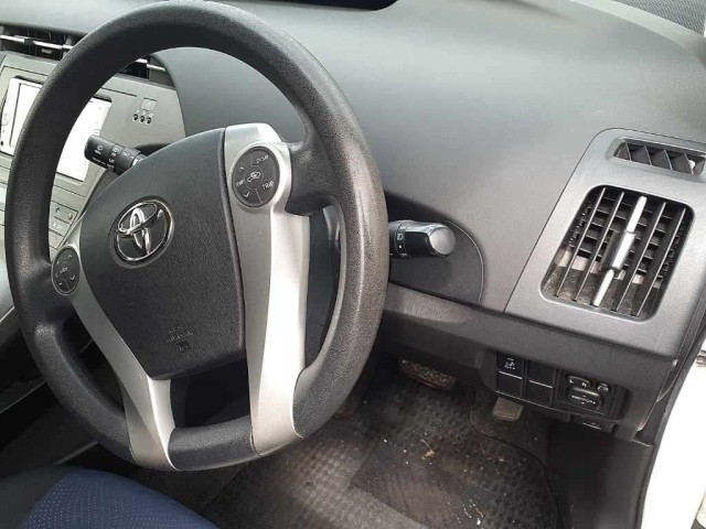 2012 Toyota Prius thumbnail