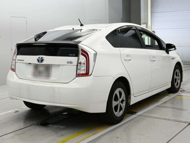 2012 Toyota Prius thumbnail