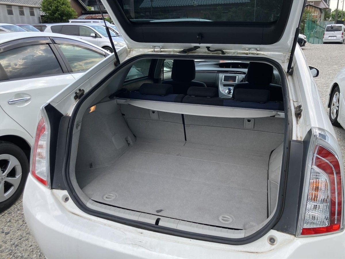 2012 Toyota Prius thumbnail