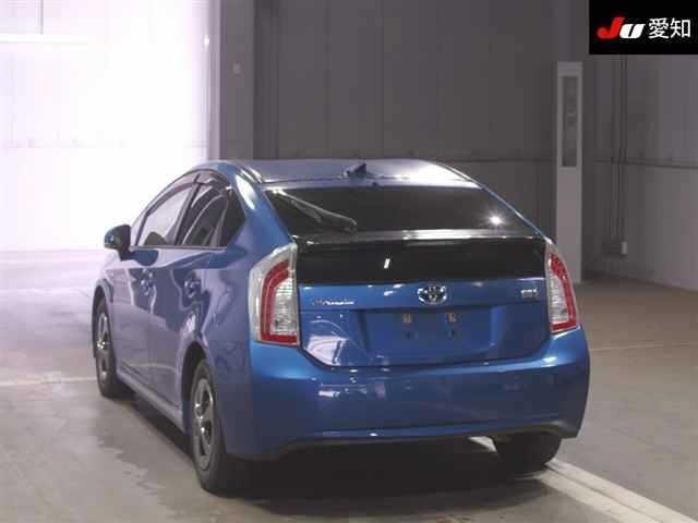 2014 Toyota Prius thumbnail