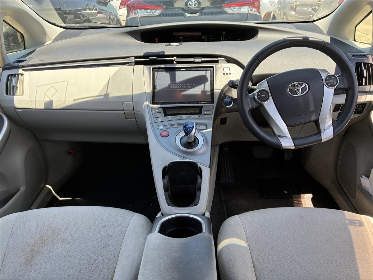 2013 Toyota Prius thumbnail