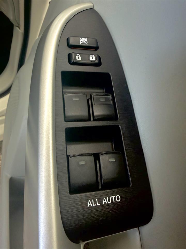2015 Toyota Prius thumbnail