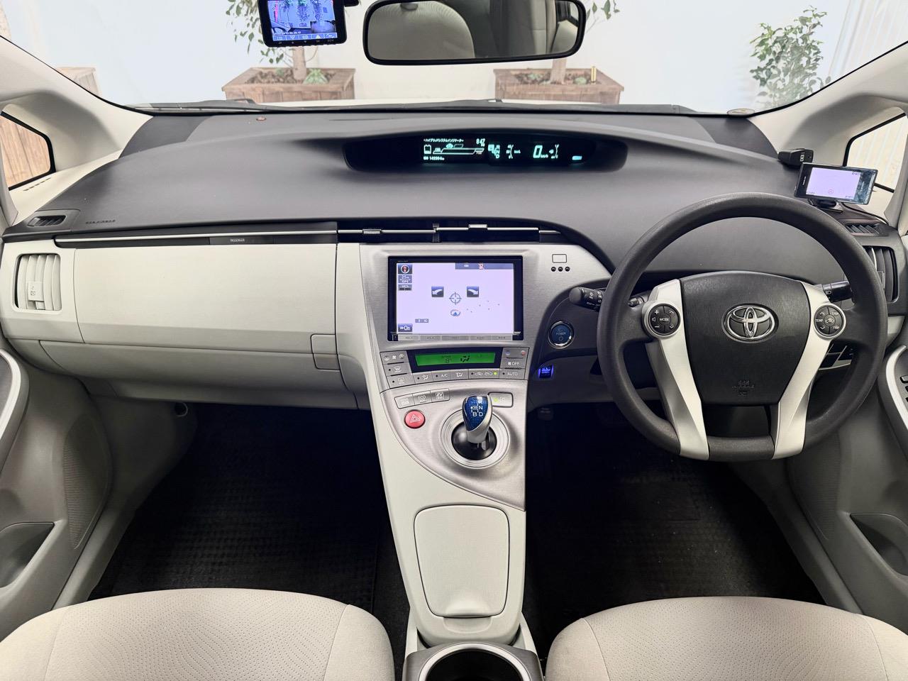 2015 Toyota Prius thumbnail