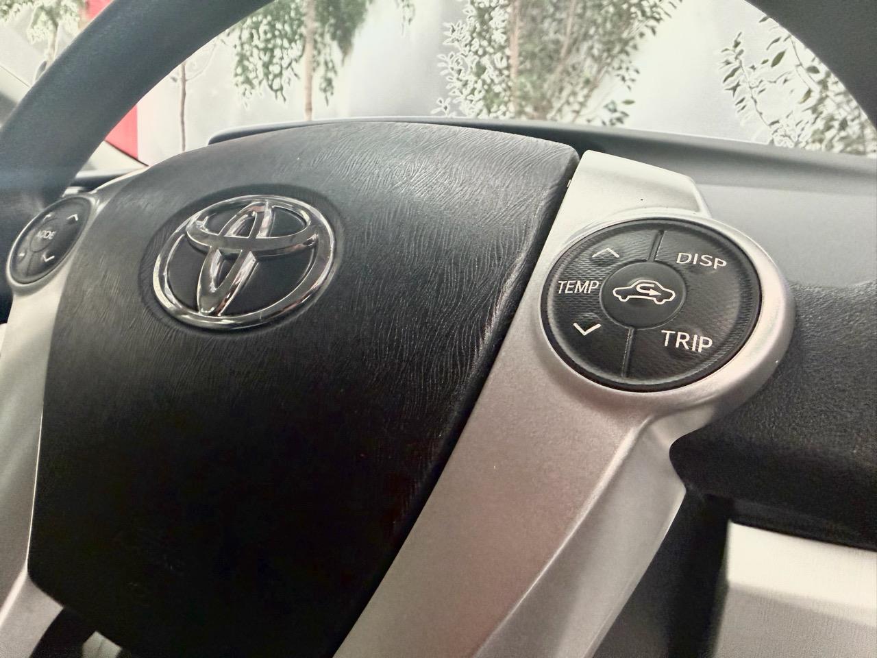 2015 Toyota Prius thumbnail