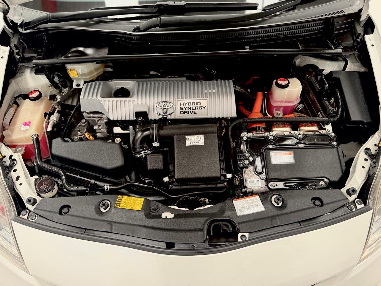 2015 Toyota Prius thumbnail