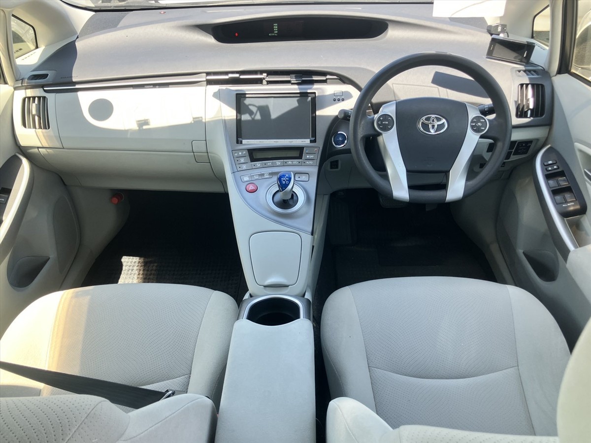 2015 Toyota Prius thumbnail