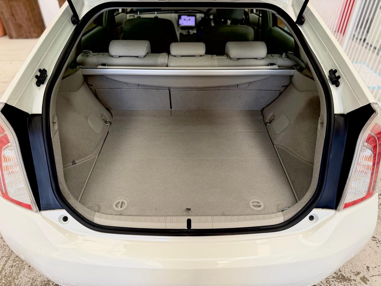 2015 Toyota Prius thumbnail