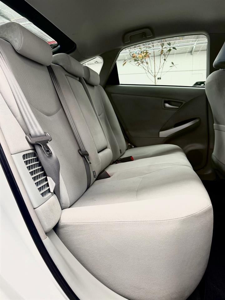 2015 Toyota Prius thumbnail