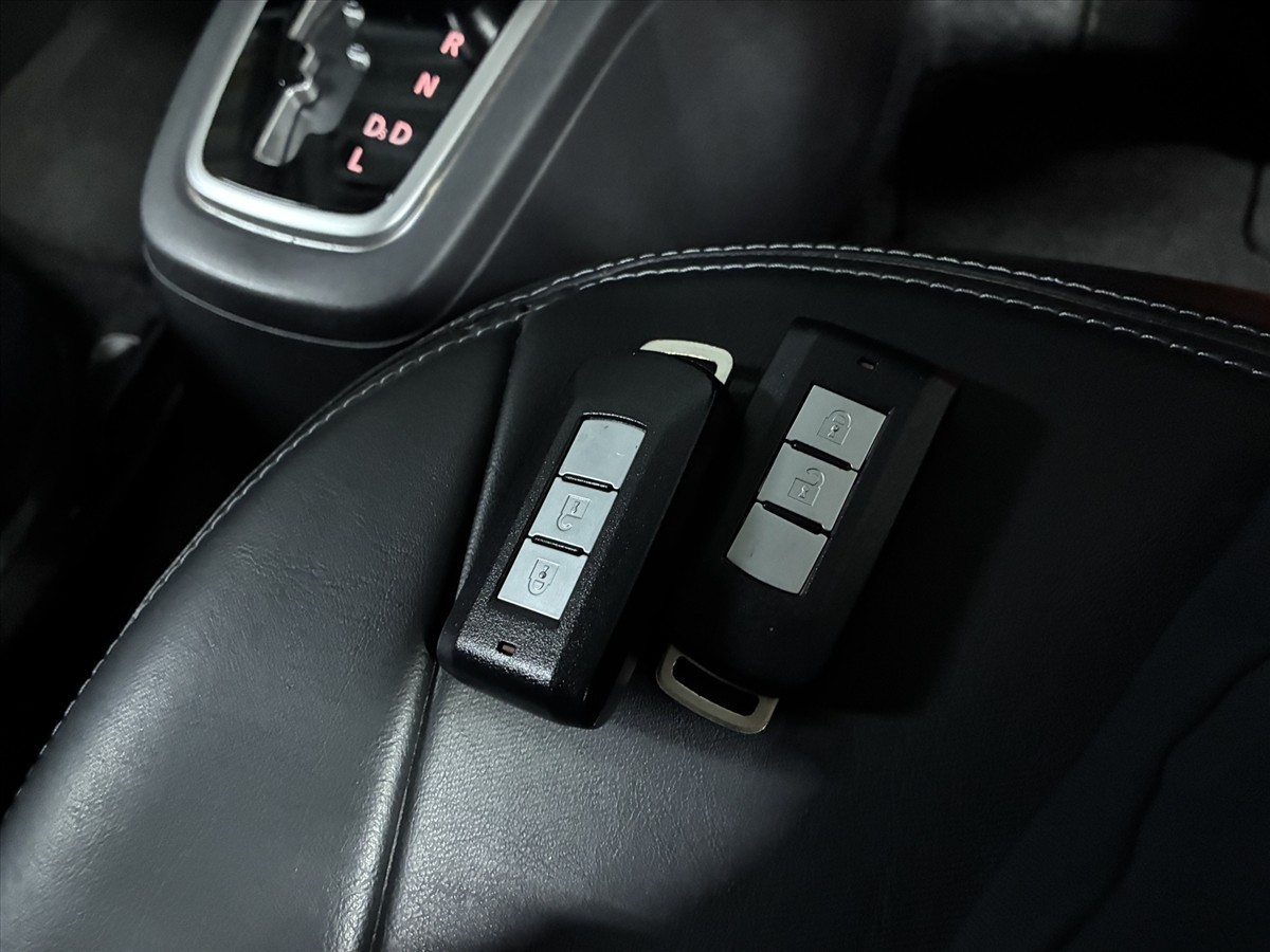 2015 Mitsubishi MIRAGE thumbnail
