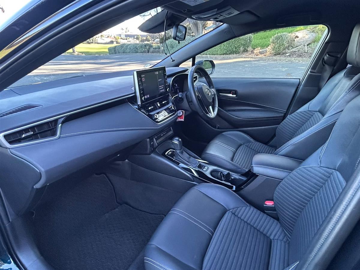 2020 Toyota Corolla thumbnail