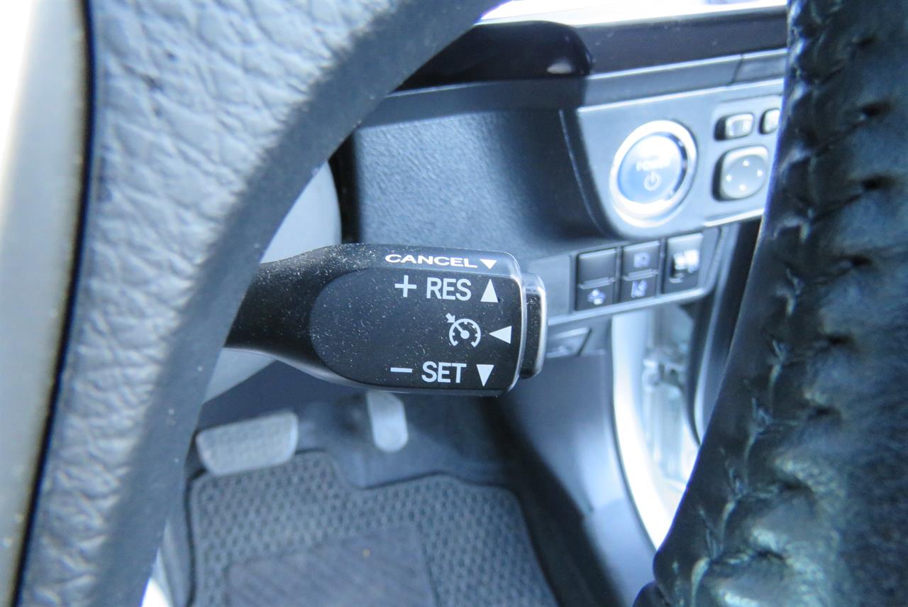 2018 Toyota Corolla thumbnail
