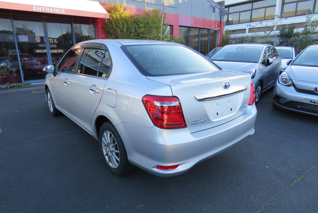 2018 Toyota Corolla thumbnail