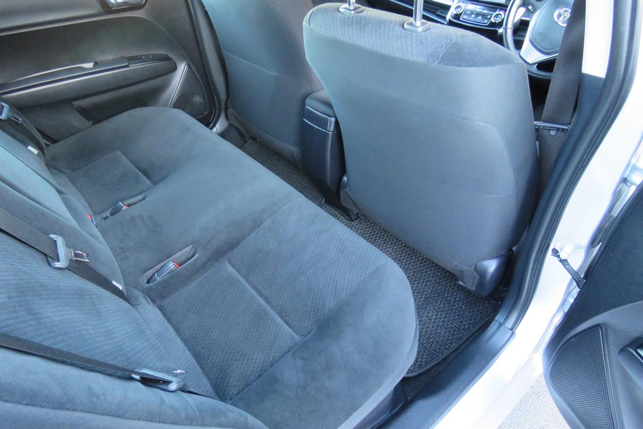 2018 Toyota Corolla thumbnail