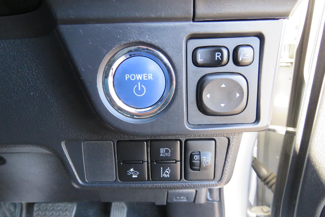 2019 Toyota Corolla thumbnail