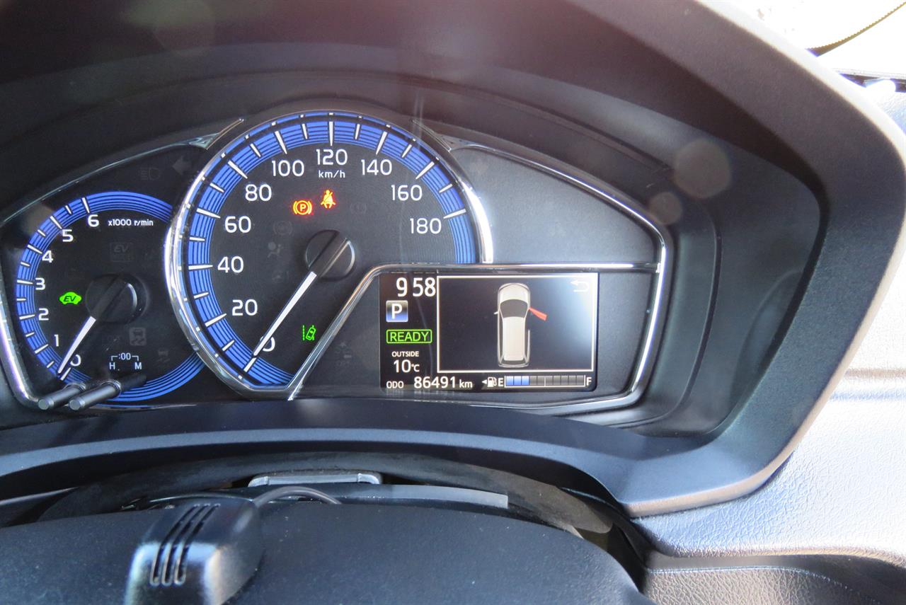 2017 Toyota Corolla thumbnail