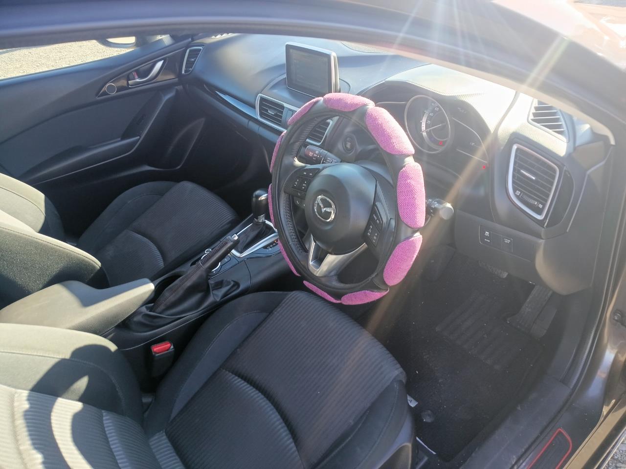 2015 Mazda Axela thumbnail