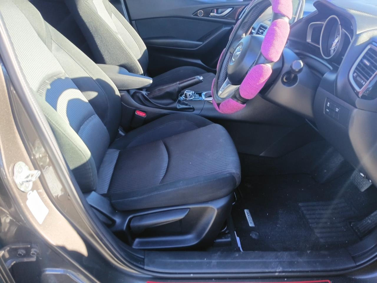 2015 Mazda Axela thumbnail
