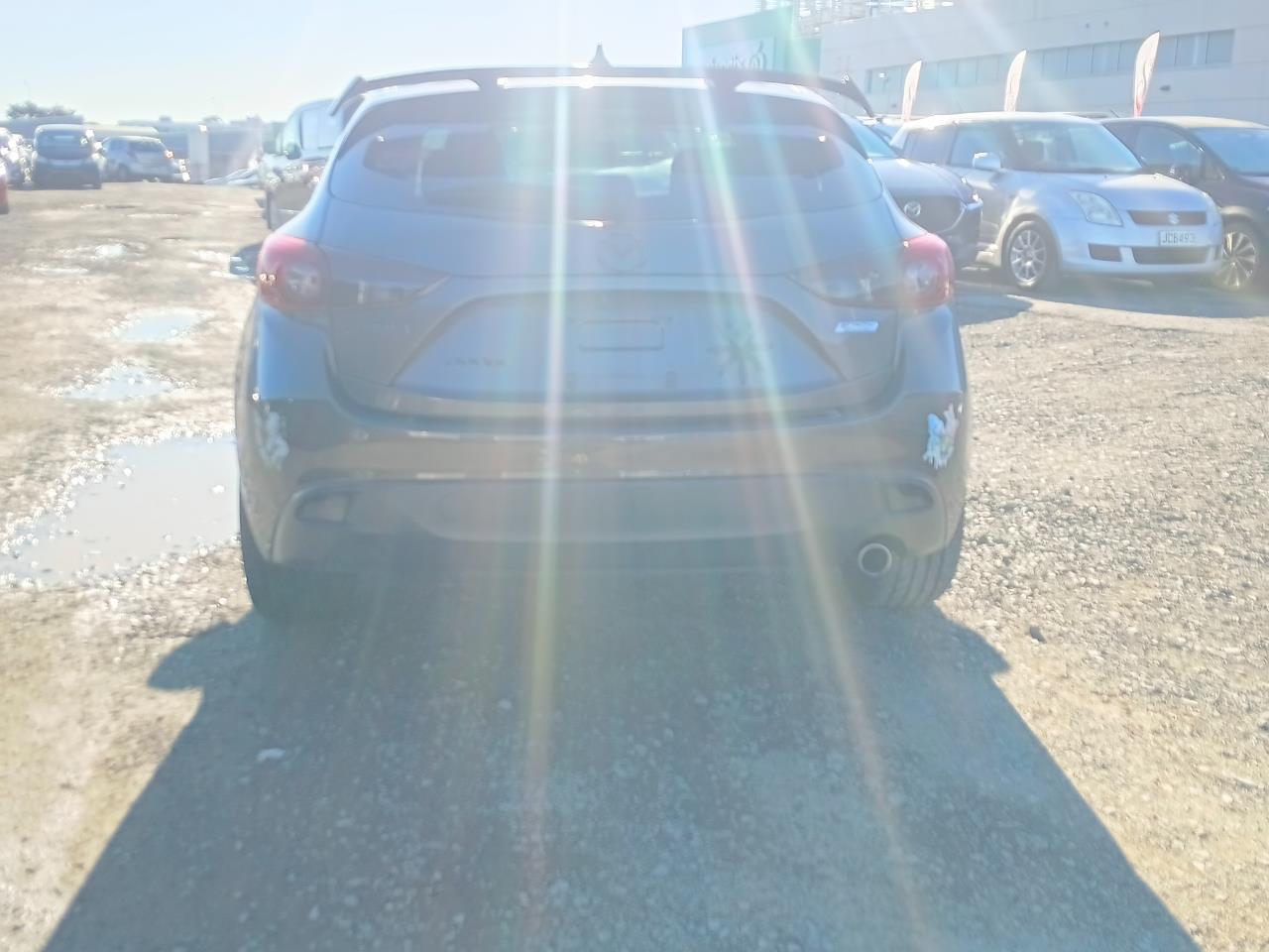 2015 Mazda Axela thumbnail