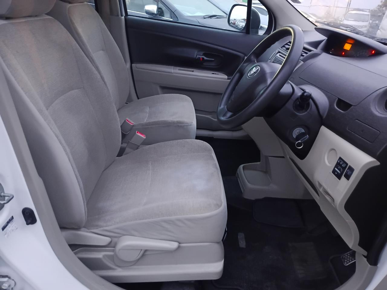 2009 Toyota Passo thumbnail
