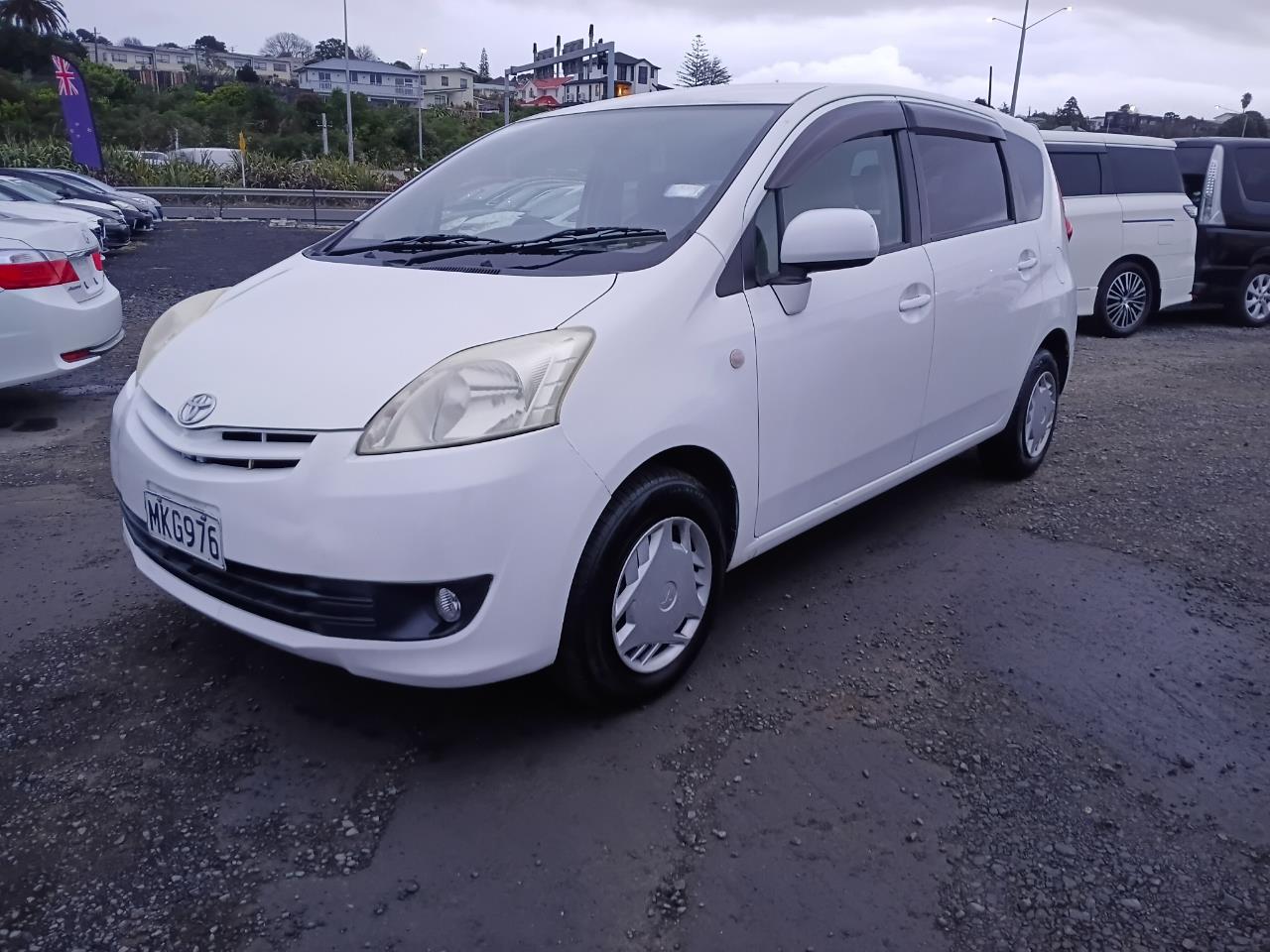 2009 Toyota Passo thumbnail