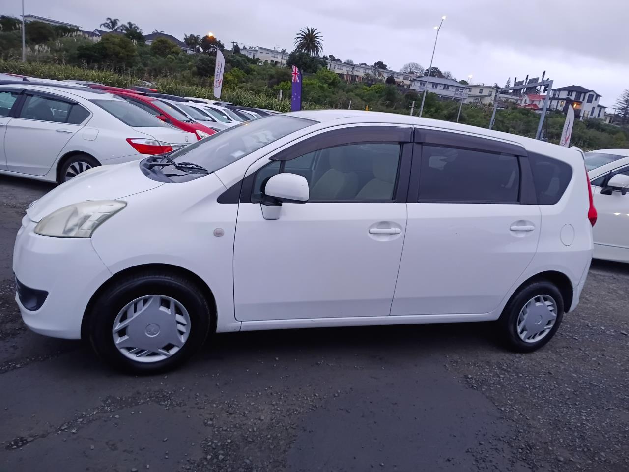 2009 Toyota Passo thumbnail