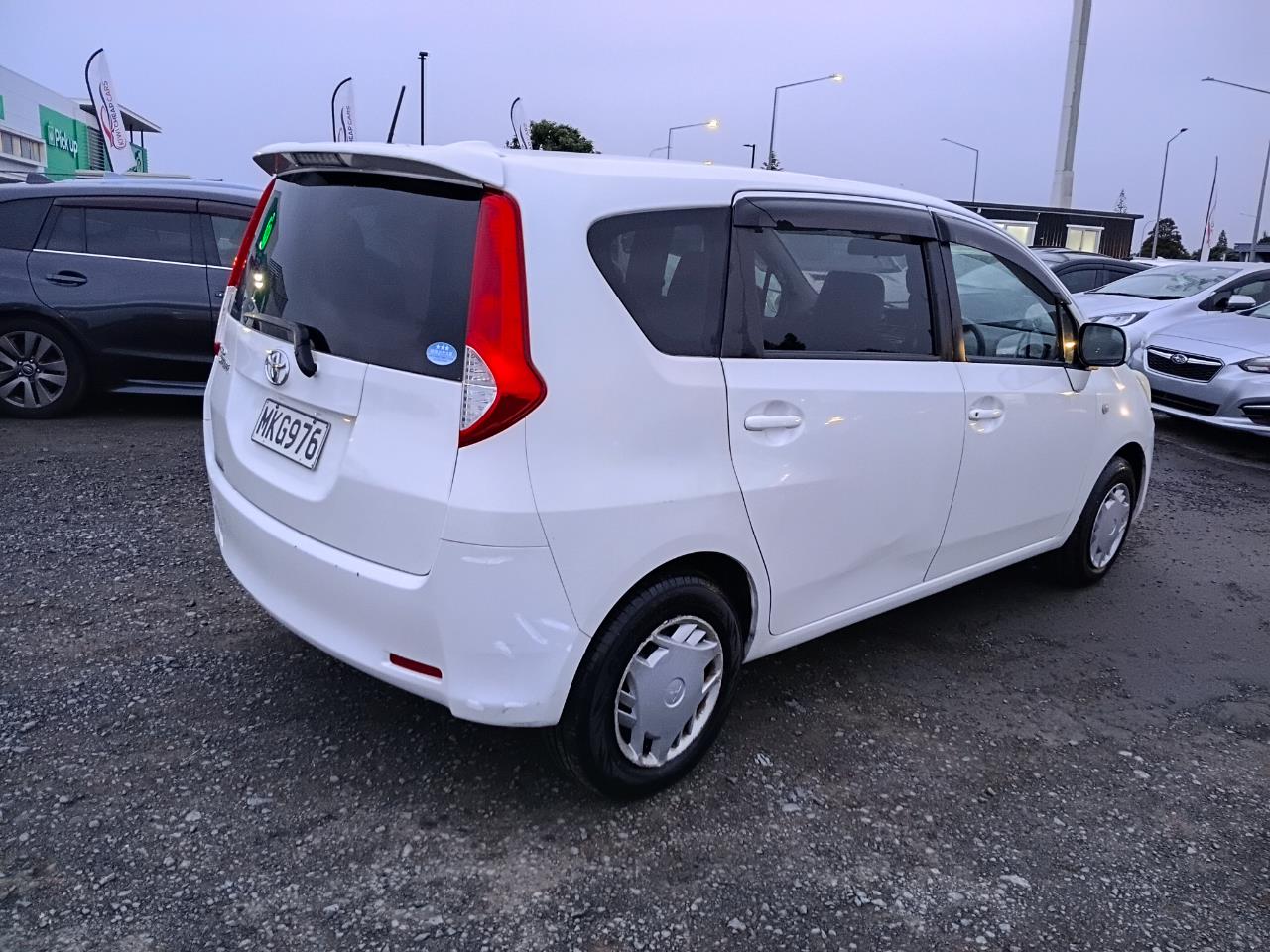 2009 Toyota Passo thumbnail
