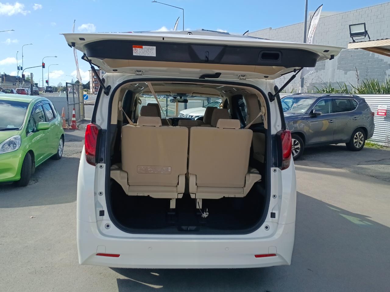 2017 Toyota ALPHARD thumbnail