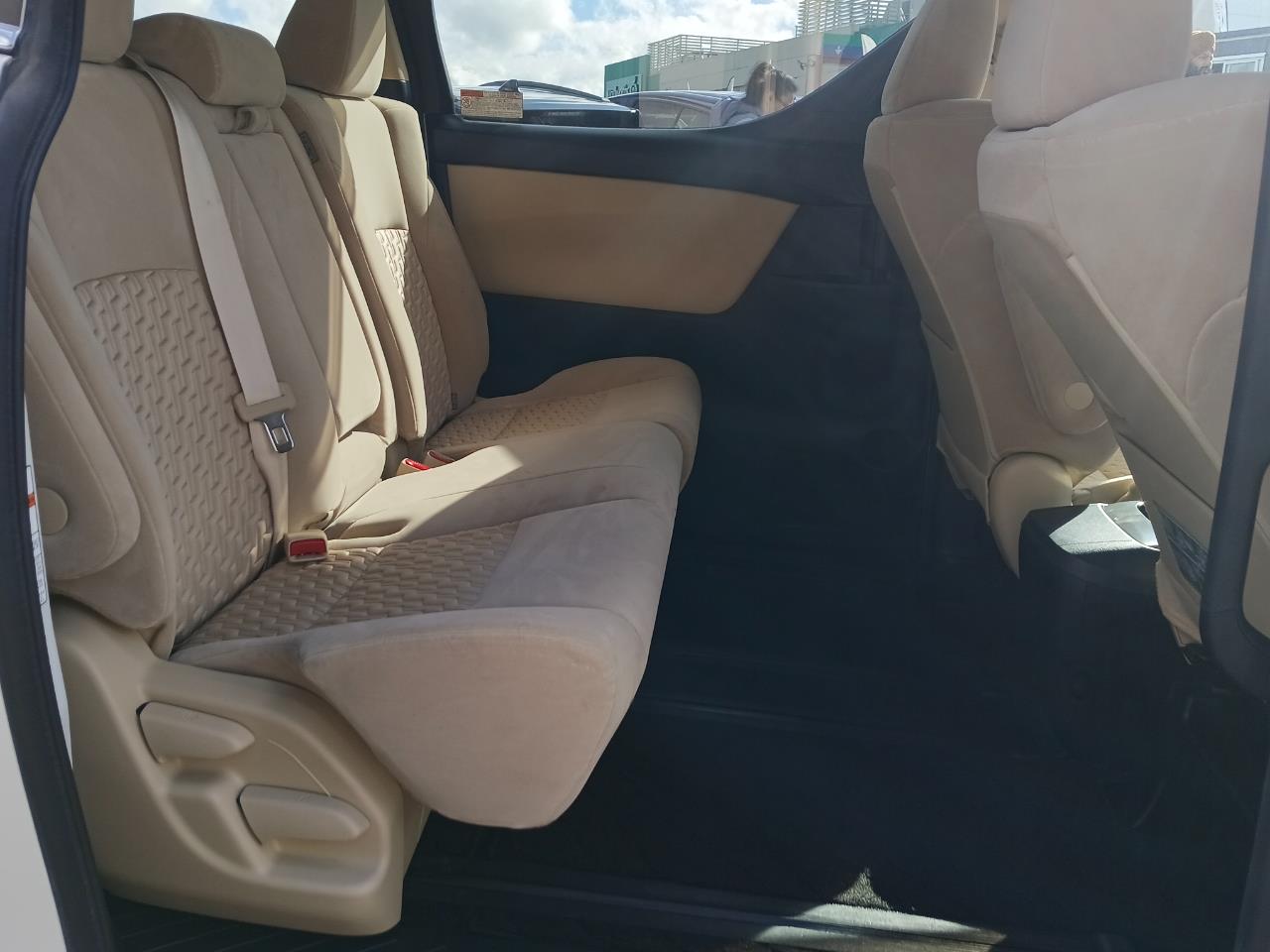 2017 Toyota ALPHARD thumbnail