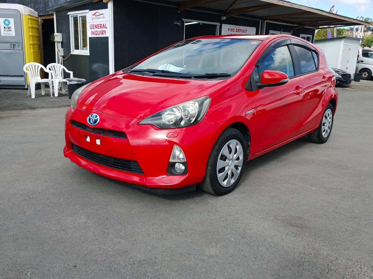 2012 Toyota Aqua thumbnail