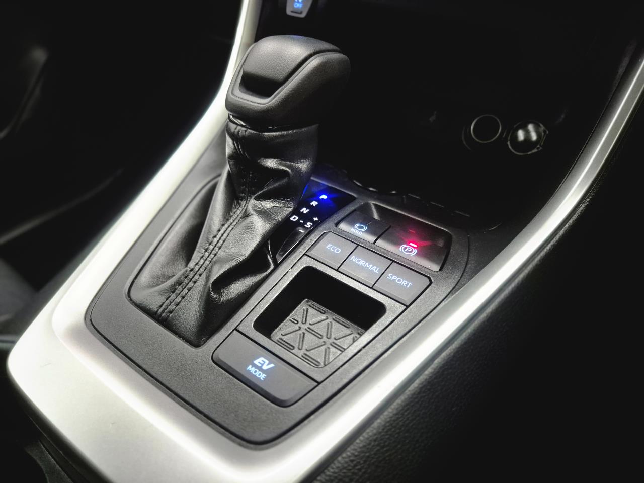 2020 Toyota Rav4 thumbnail
