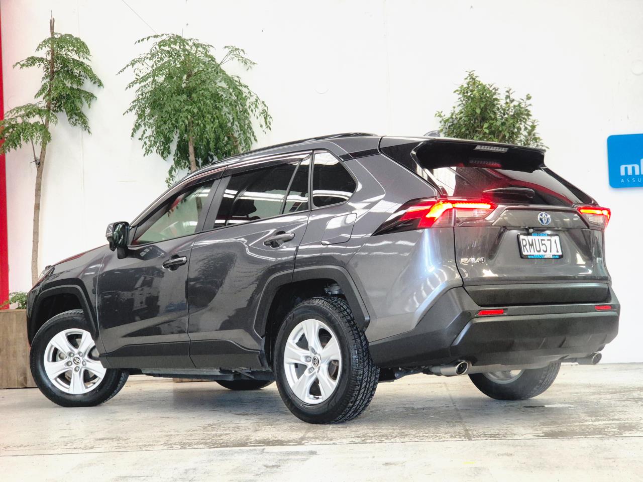 2020 Toyota Rav4 thumbnail