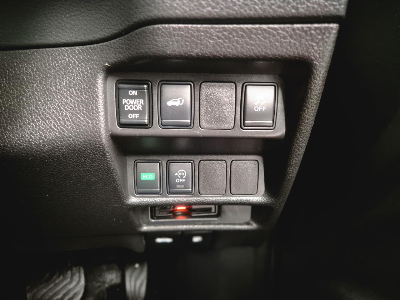 2017 Nissan X-Trail thumbnail