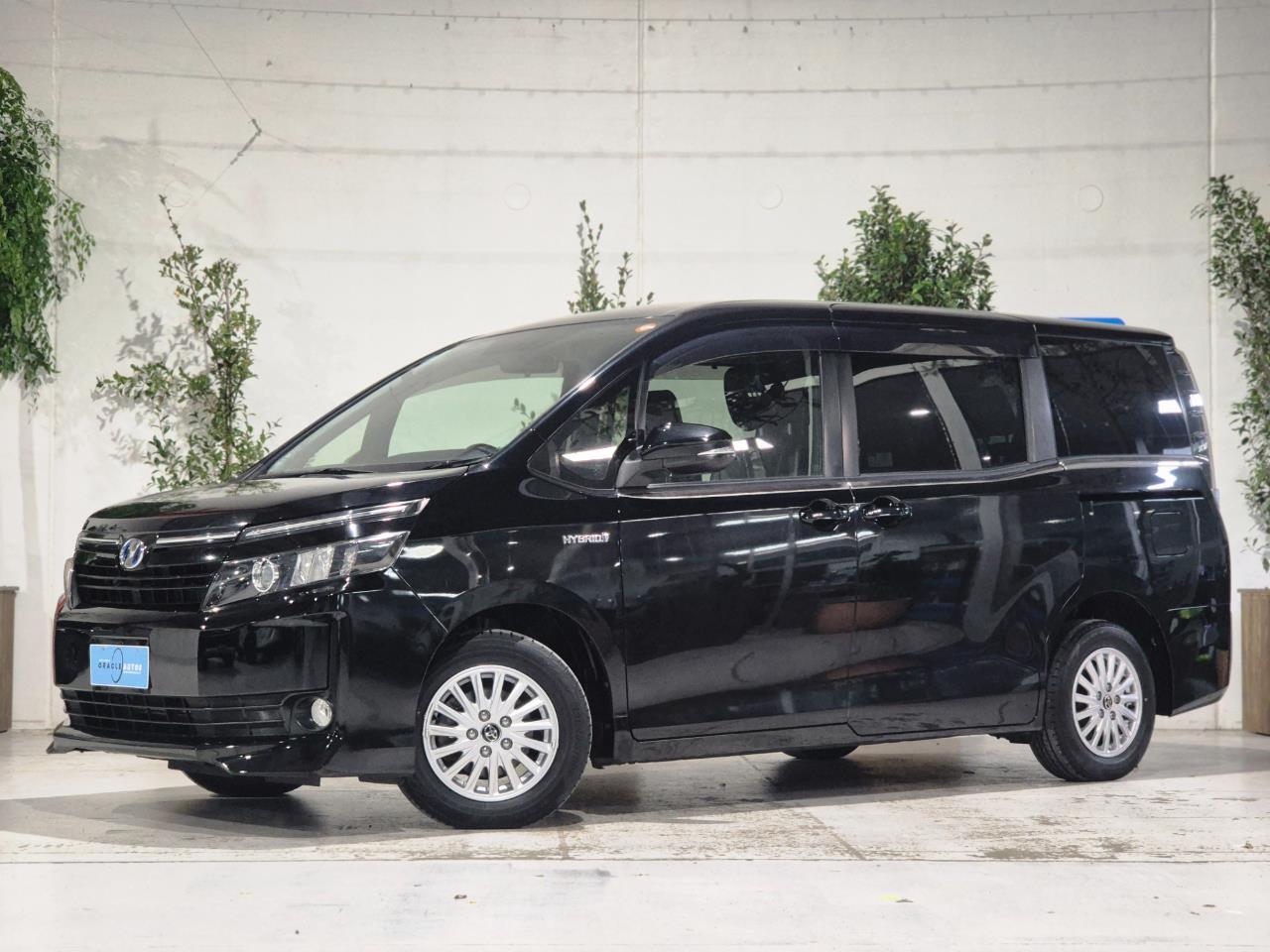 2014 Toyota Voxy thumbnail