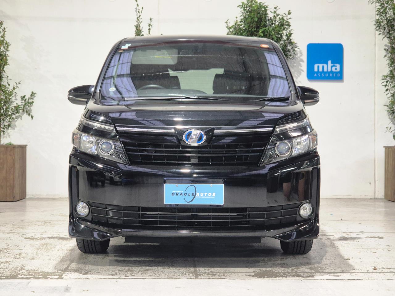 2014 Toyota Voxy thumbnail