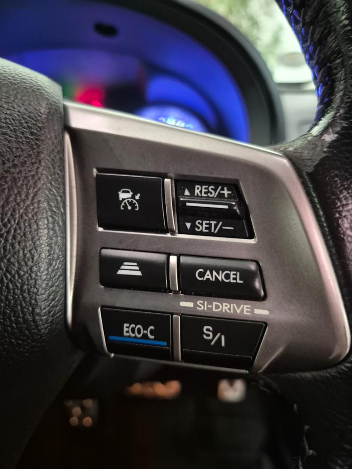 2014 Subaru XV thumbnail