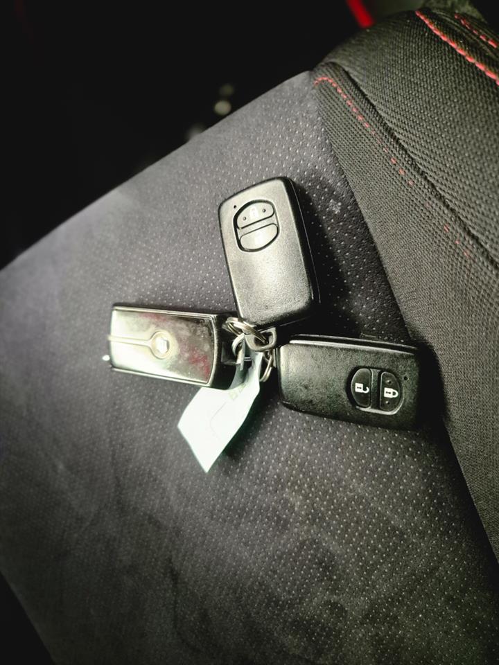 2014 Toyota Prius thumbnail