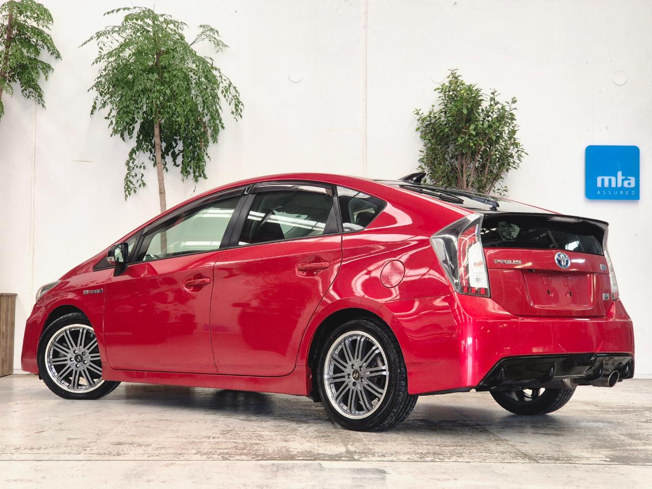 2014 Toyota Prius thumbnail