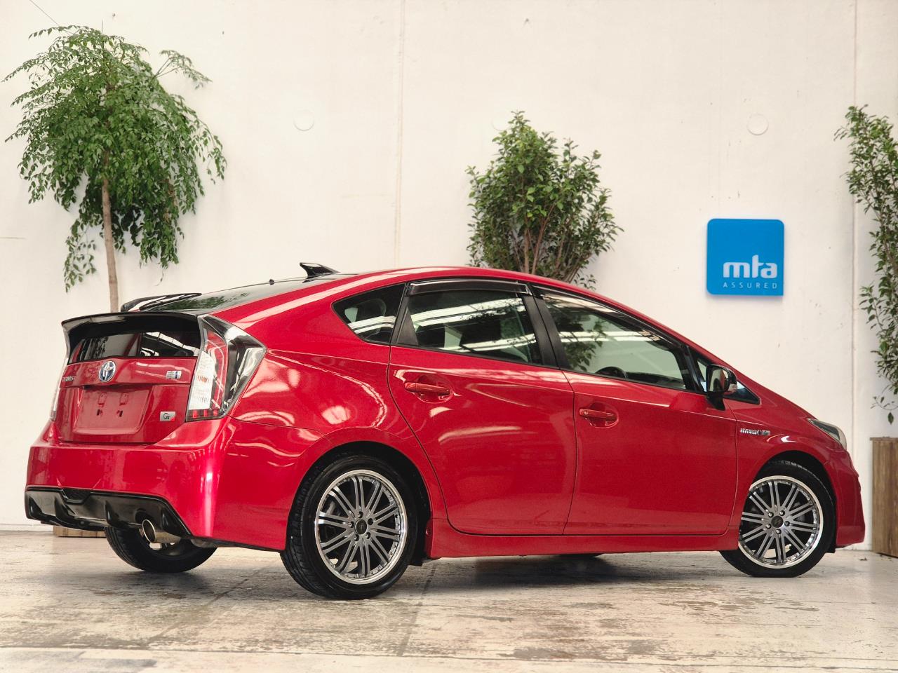 2014 Toyota Prius thumbnail